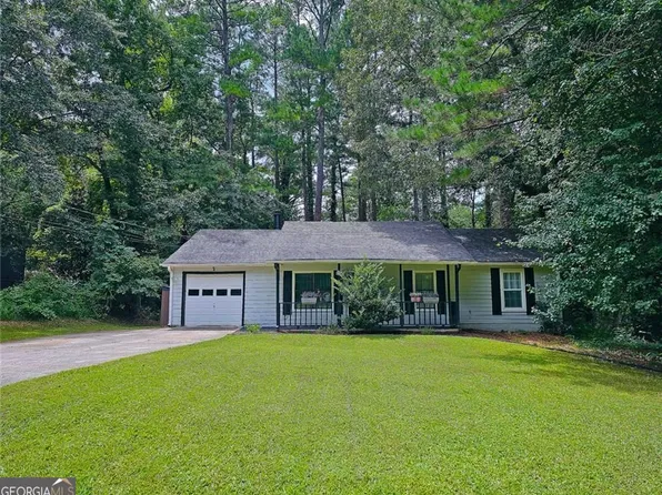 1389 Rockmoor Cir, Stone Mountain, GA 30088