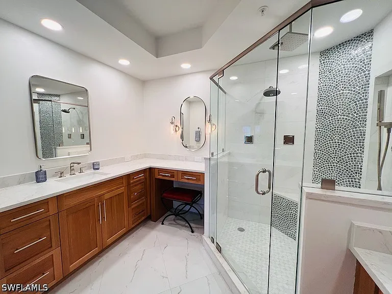 425 Cove Tower Dr #902 — Photo 24