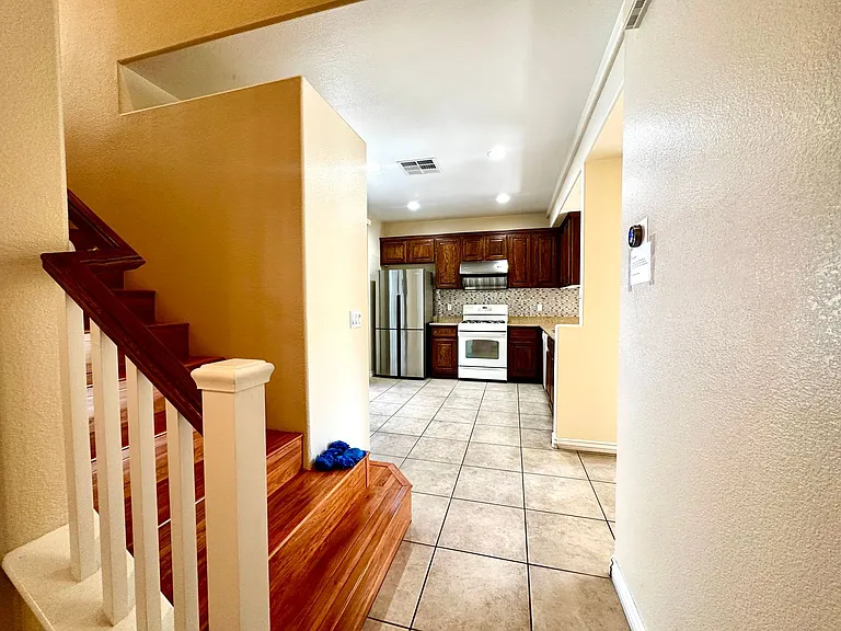 8137 Aurora Mist St — Photo 7