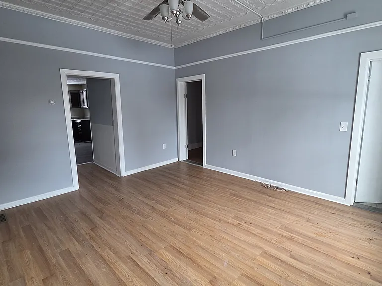 9-11 Hamilton St #9-1 — Photo 2