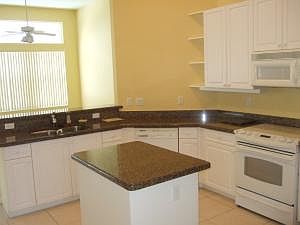 4th image of 590 SW Romora Bay