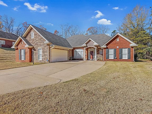 2nd image of 334 Trotters Mill Rd