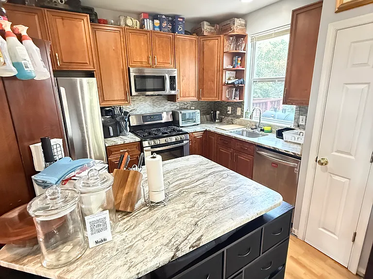 21776 Kelsey Sq — Photo 10
