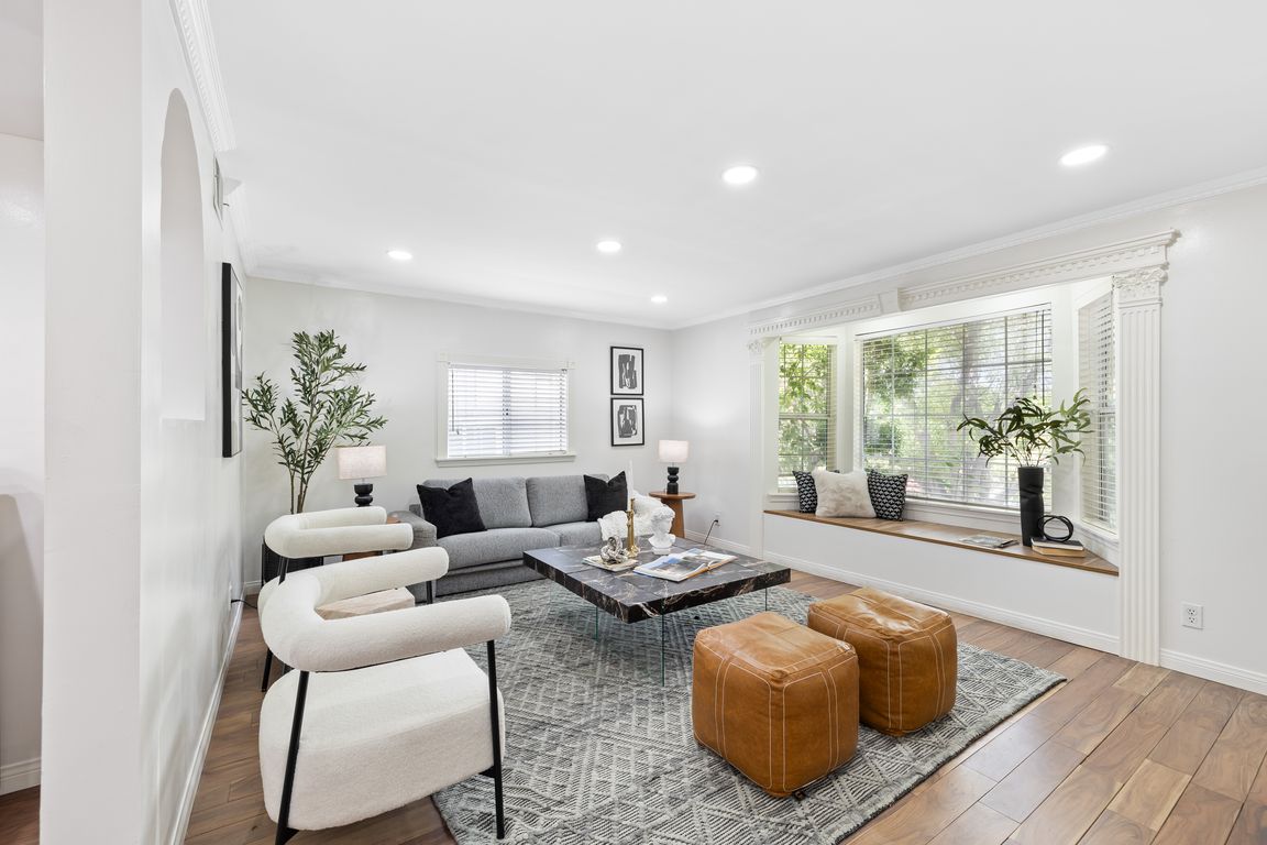 next background image