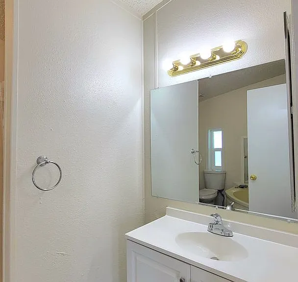 6720 Conestoga Pkwy — Photo 22