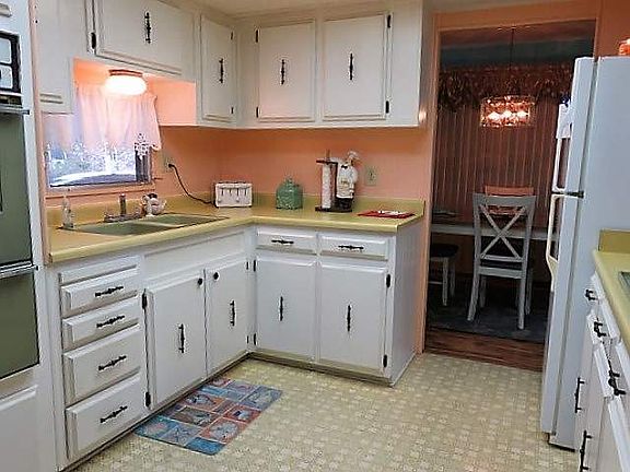 5th image of 235 Prince Dr