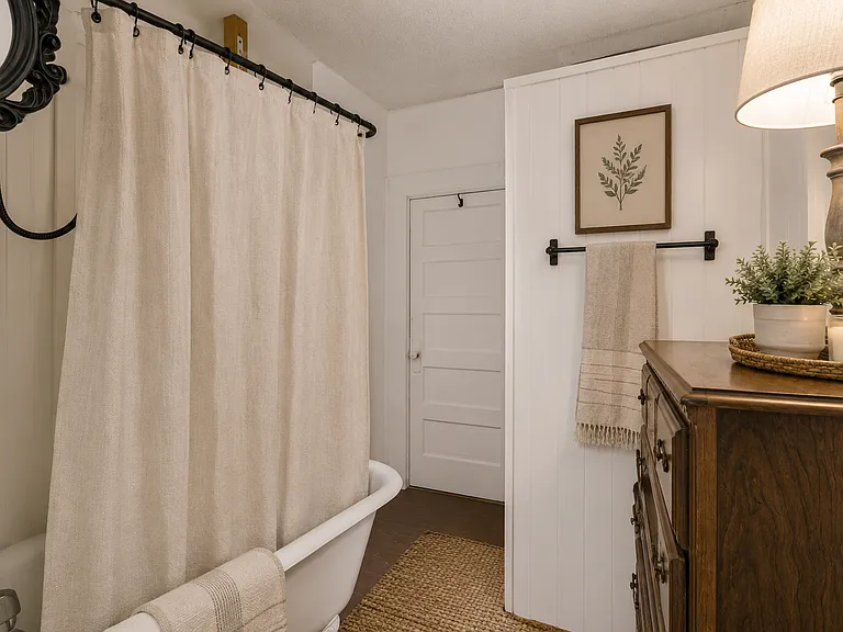 527 W San Antonio St #7 — Photo 9