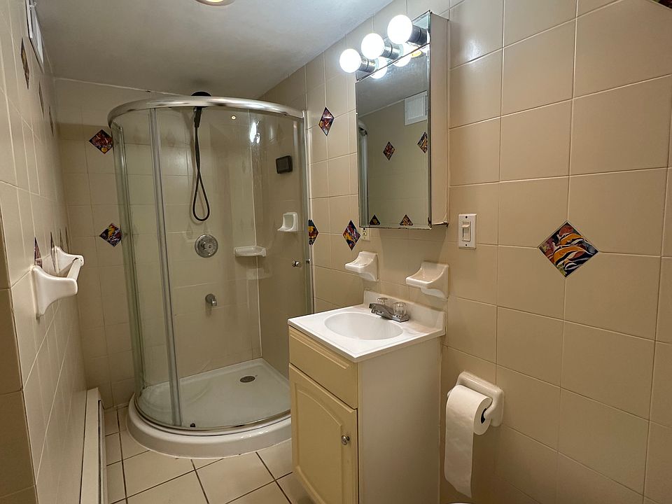 1st image of 4236 E Tremont Ave #1
