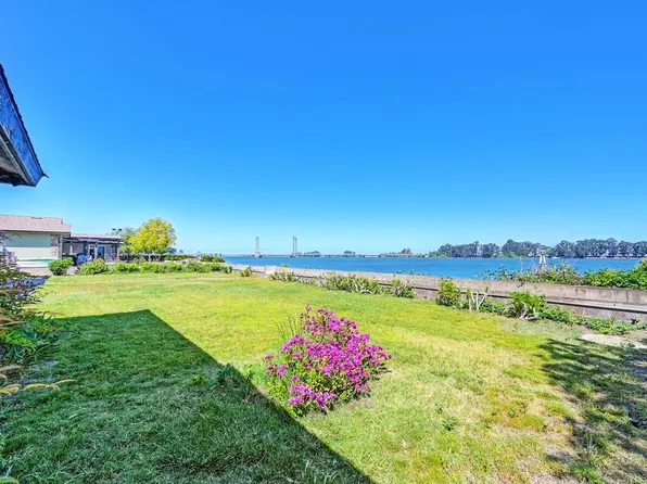 75 Edgewater Dr, Rio Vista, CA 94571