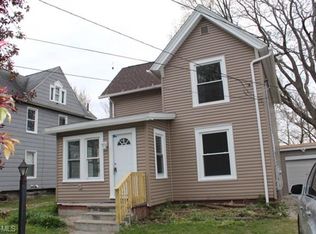 275 Whitney St, Conneaut, OH 44030