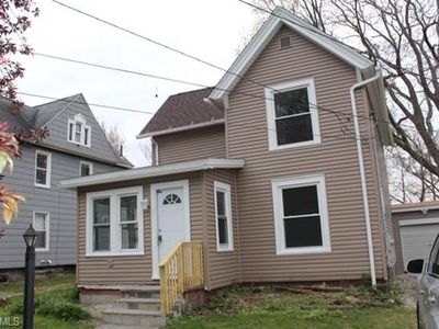 275 Whitney St, Conneaut, OH, 44030