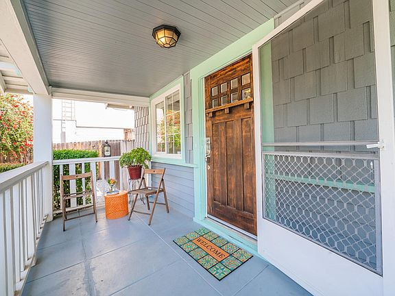 3rd image of 1256 Glen Ave