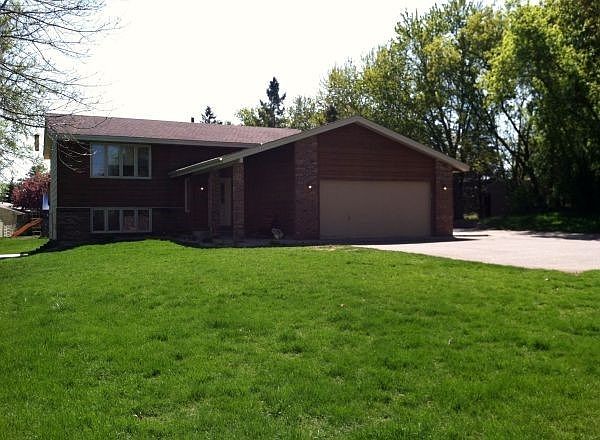Dakota Ave Front
