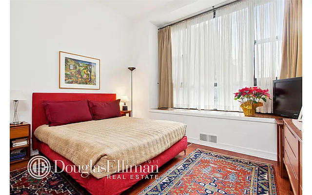 Sold by Douglas Elliman | media 19
