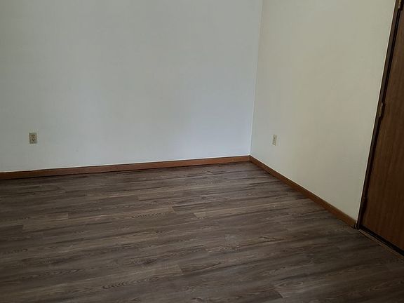 3rd image of 90 N Prairie Rd #12