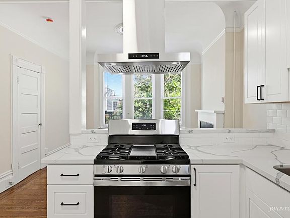 4th image of 795 Clayton St #A