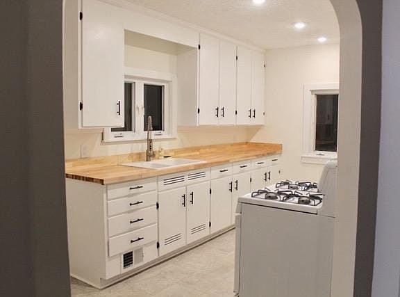 3rd image of 282 Long Ave