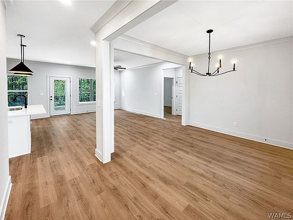 2nd image of 18068 Northview Cir