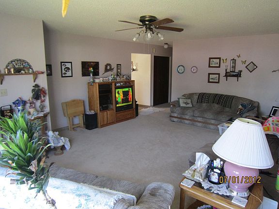 livingroom-20'6"X 16'3"