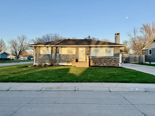 1020 Miller St, Holdrege, NE 68949