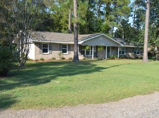 906 W Brookside Ave, Geneva, AL 36340