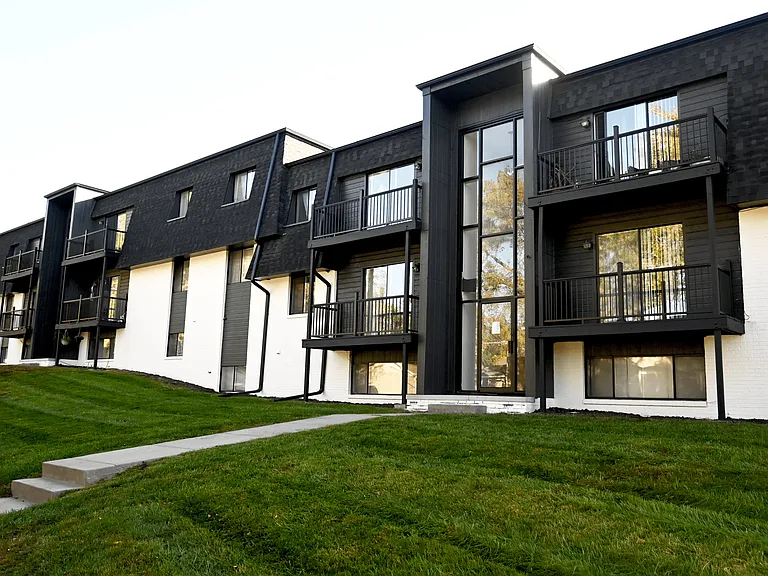 Exterior of Cielo 120.