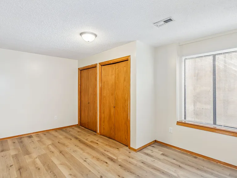 221 N Osage Rd — Photo 13