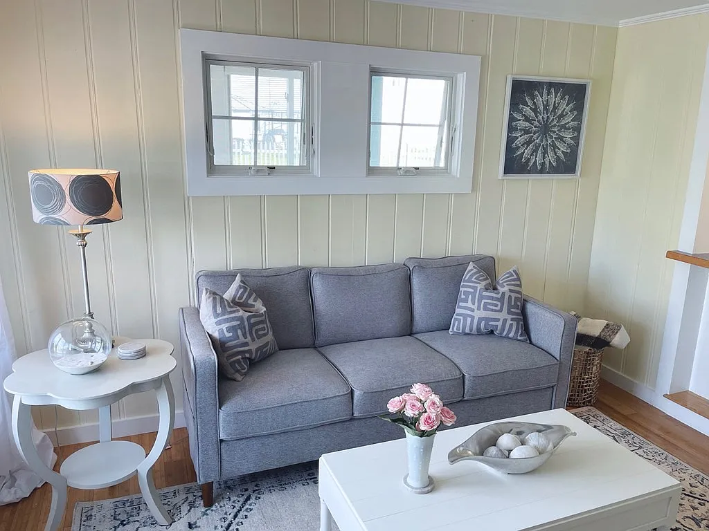 2 bed, 1.0 bath, 700 sqft, $2,300 — Photo 3