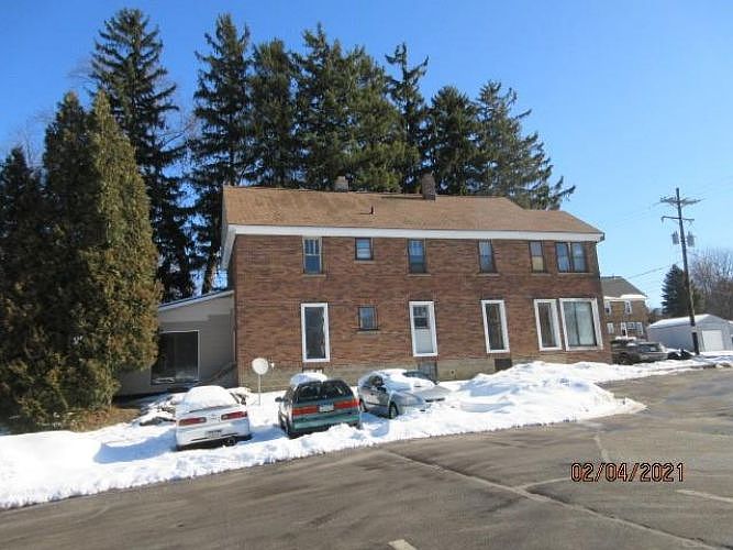 2nd image of 416 E 28th St