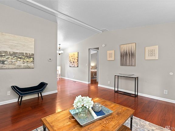 3rd image of 14118 137th St NW
