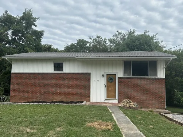 1302 Urban Dr, Morristown, TN 37813
