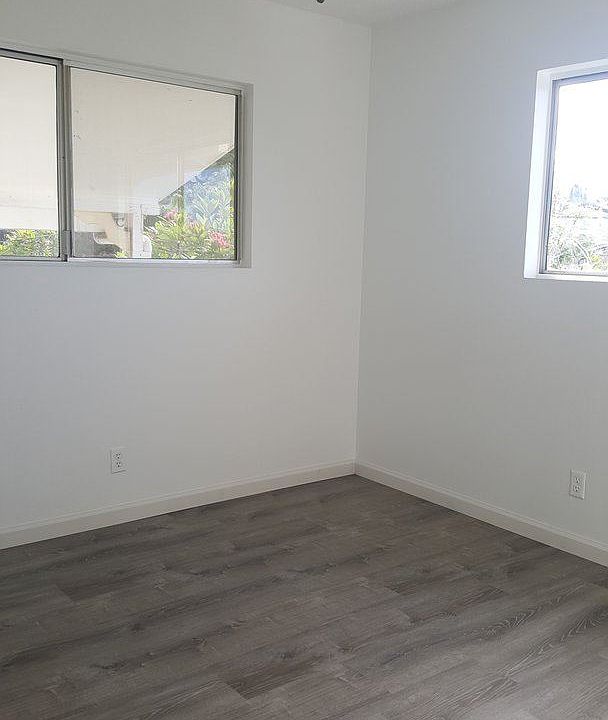 2nd image of 75-5730 Alahou St APT 9
