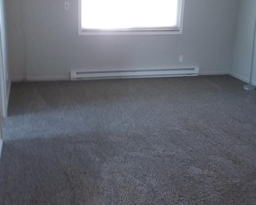 Living roombthro