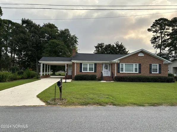 101 College Circle, Mount Olive, NC 28365