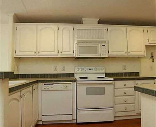 4th image of 10003 Elderberry Park Ln