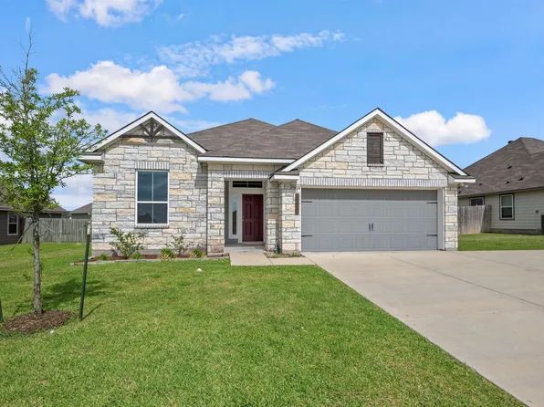 2038 Viva Rd, Bryan, TX 77807