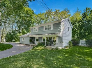 110 Raymond St, Darien, CT 06820