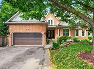 3334 Trelawny Cir, Mississauga, ON L5N 6N5
