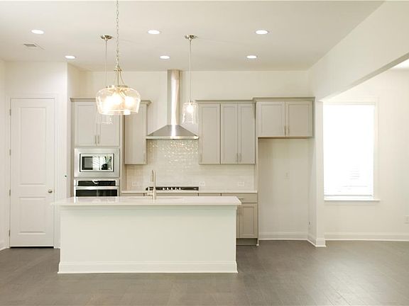 3rd image of 4381 Encore Blvd