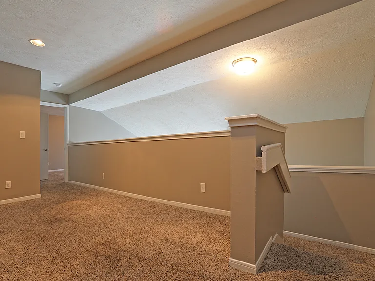 Spacious Apartments at Woods of Post House Apartments in Jackson, TN