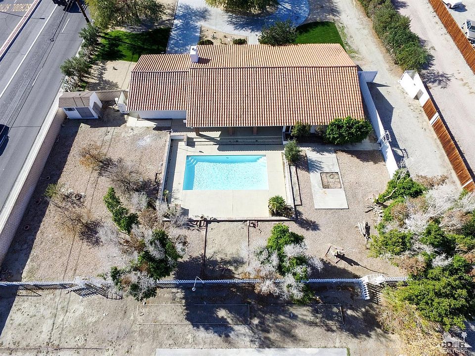 1st image of 41900 Yucca Ln