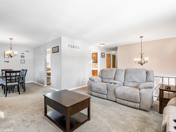 3rd image of 706 W Fitzhenry Ct