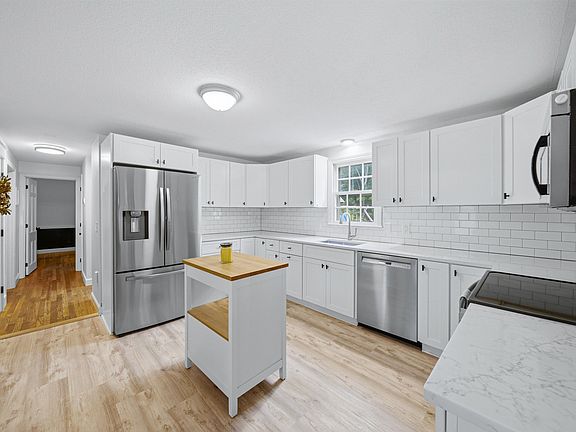 4th image of 24 Manchester Road