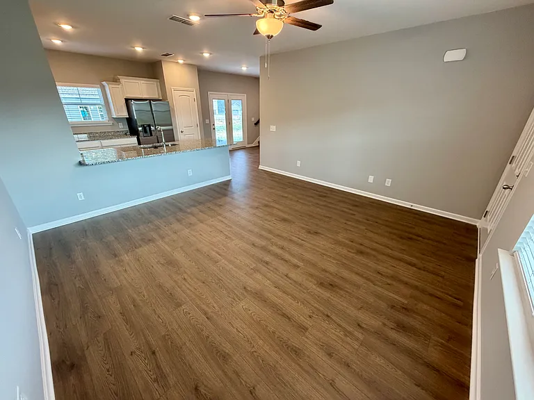 30 Stonehenge Ln — Photo 2