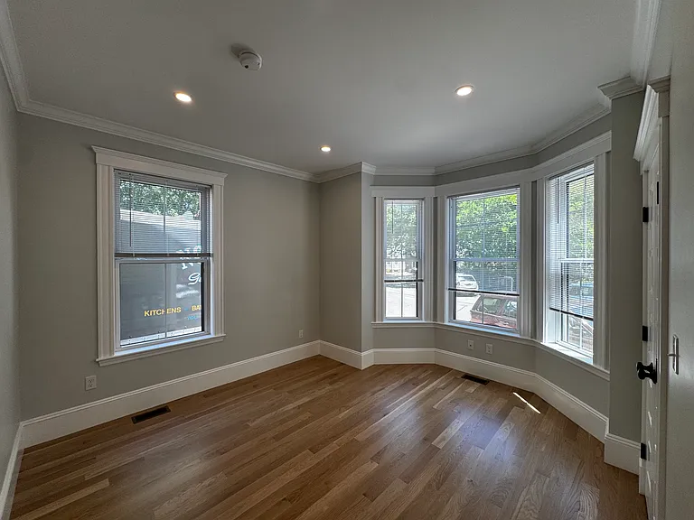 168-170 Webster Ave #1 — Photo 9