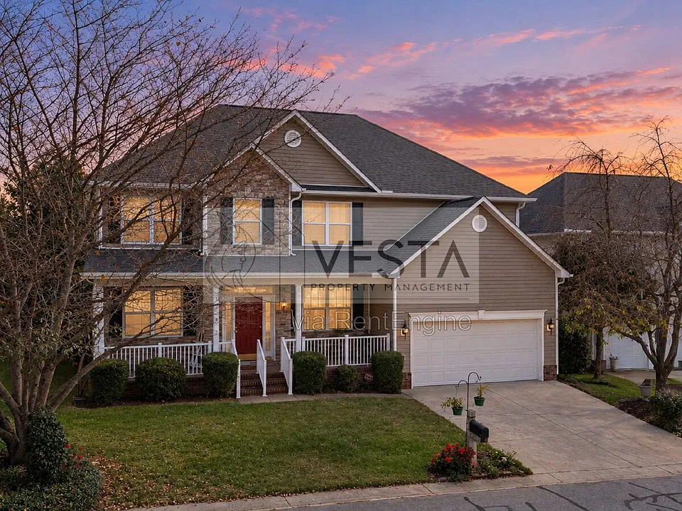 6 Dansford Ln