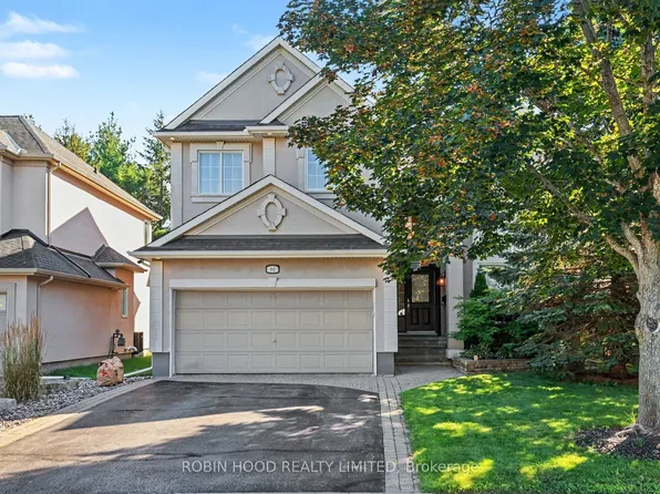 92 Broughton St, Ottawa, ON K2K 3N4