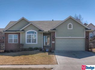18913 Lillian St, Omaha, NE 68136