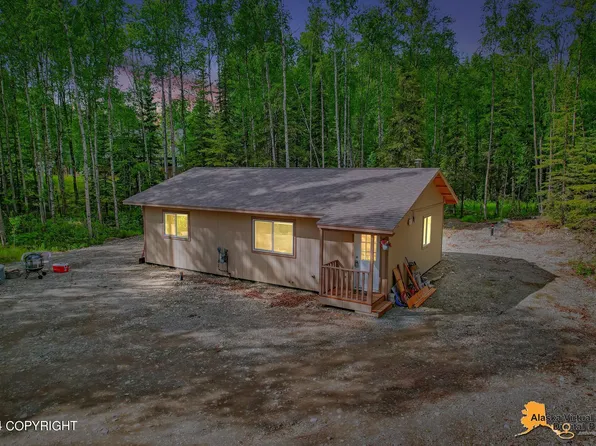 7557 W Golden Dr, Wasilla, AK 99623