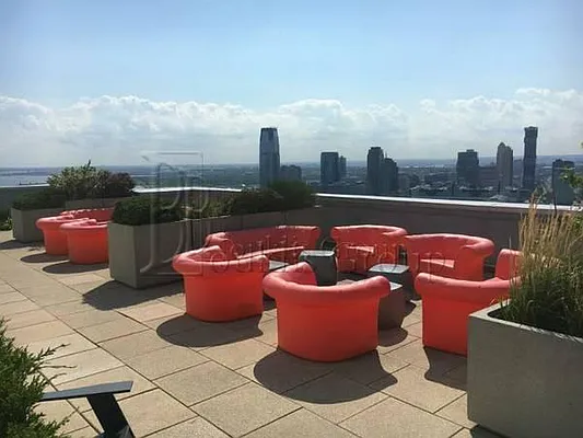 Rented by Bouklis Group | media 6